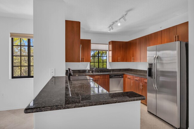 Building Photo - 4907 Midtown Ln