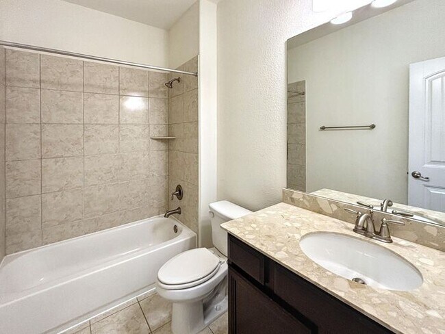 Building Photo - Spacious & Stylish 4-Bedroom Home with Mod...