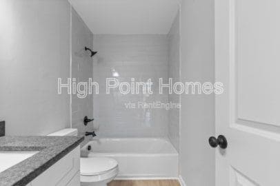 Building Photo - 400 Gallery Ln