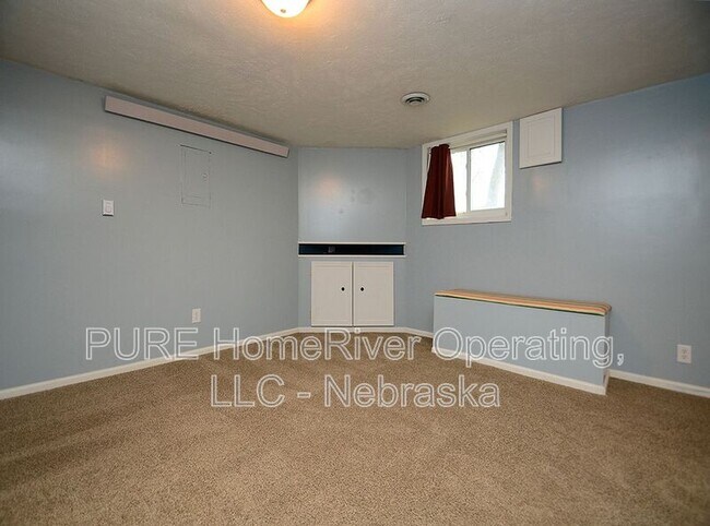 Building Photo - 2121 S 163rd Cir