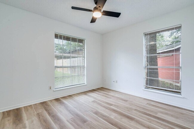 Building Photo - 1306 Glenda Dr