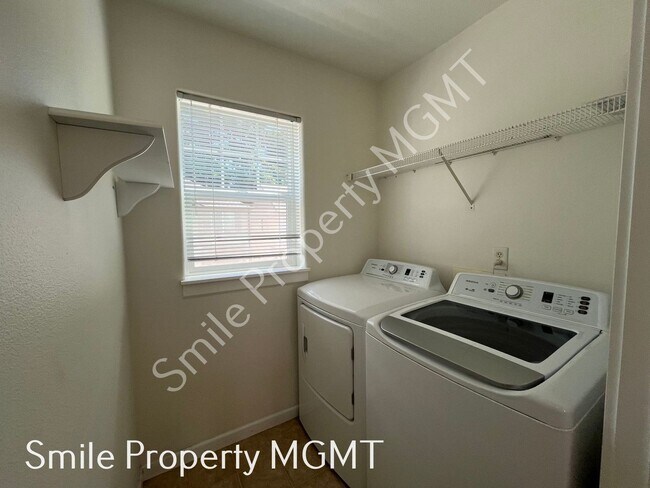 Building Photo - 18251 SW Orlov Ct
