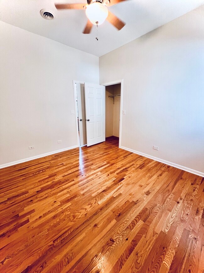 Building Photo - 1639 W 21st Pl