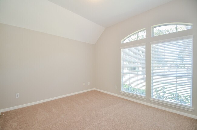 Building Photo - 2123 Thistlerock Ln