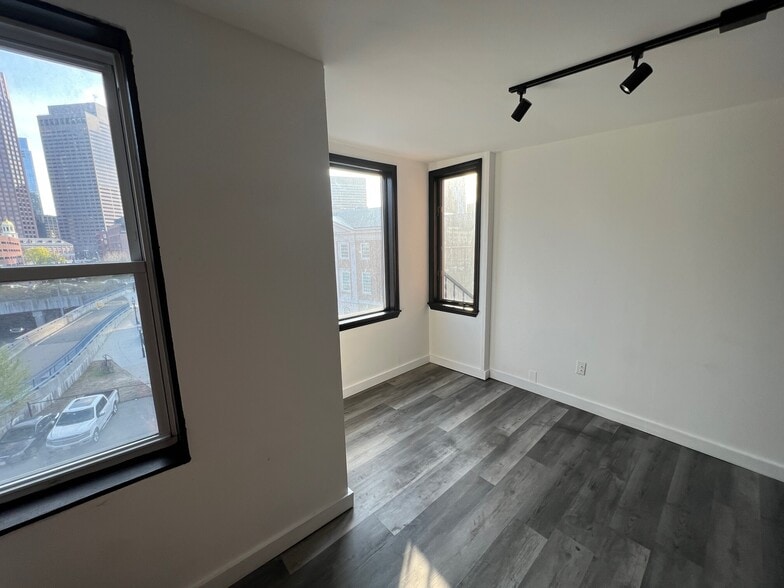 Building Photo - 148 N St