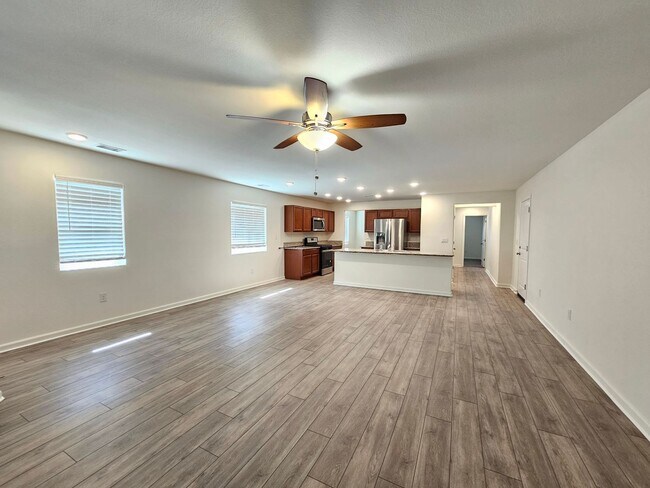 Building Photo - 322 Double Spring Dr