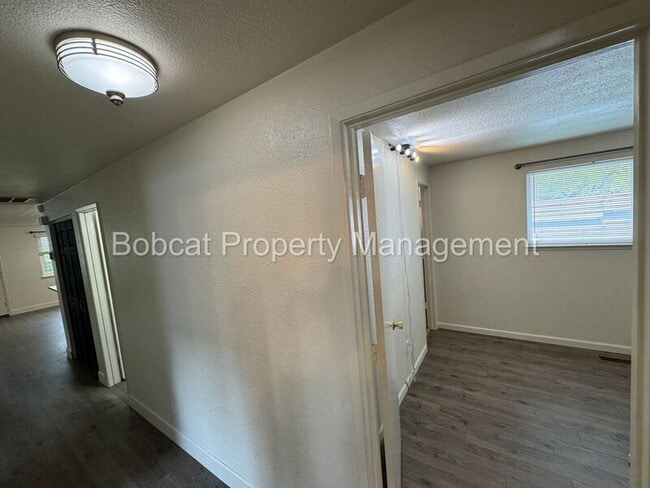 Building Photo - 2523 Baker Dr