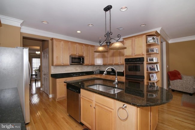 Building Photo - 435 Belmont Bay Dr