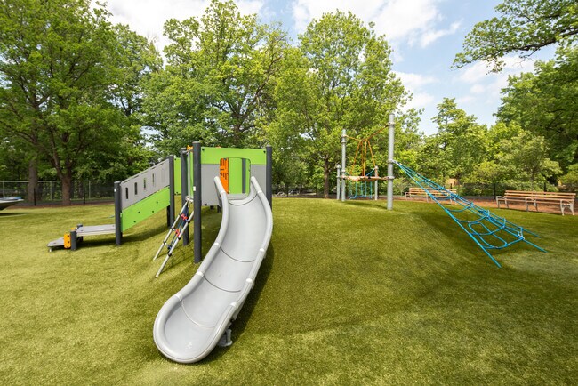 Building Photo - 3281 S Stafford St