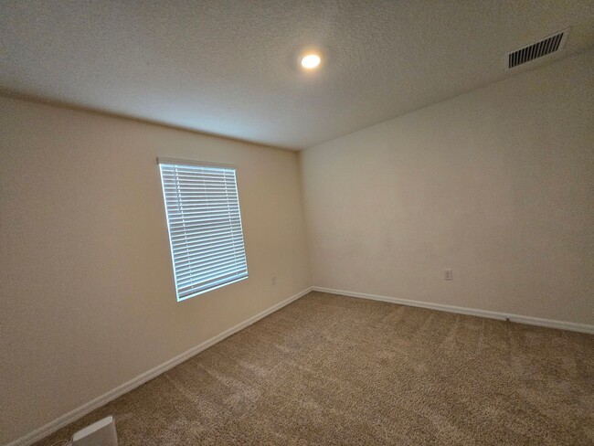 Building Photo - 4  bedroom 2 bath Home for Rent  in the He...