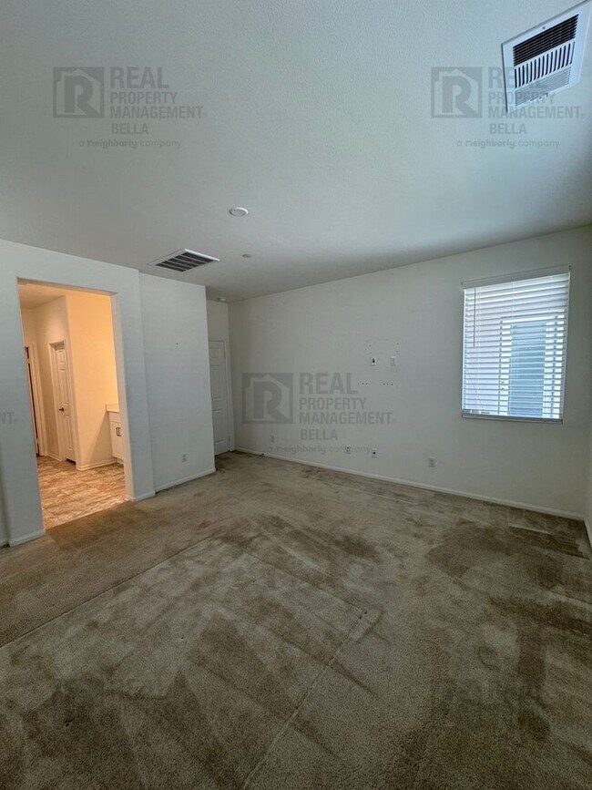 Building Photo - Single-Story Comfort & Style in Prime Heme...