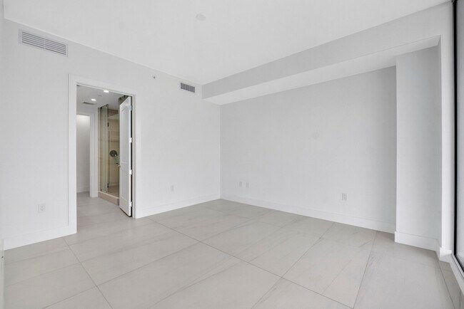 Building Photo - 151 N Seabreeze Blvd