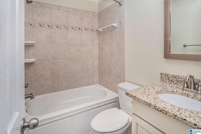 Building Photo - 3137 Woodhaven Dr
