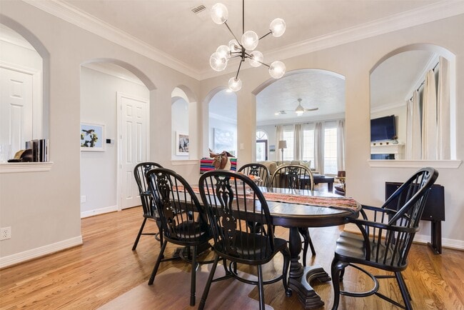 Building Photo - 1504 W 23rd St