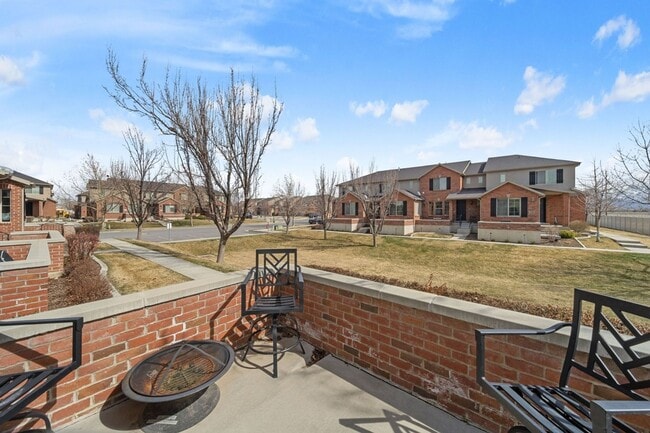 Building Photo - Pets Welcome! Free Vizio TV + Flexible Lea...