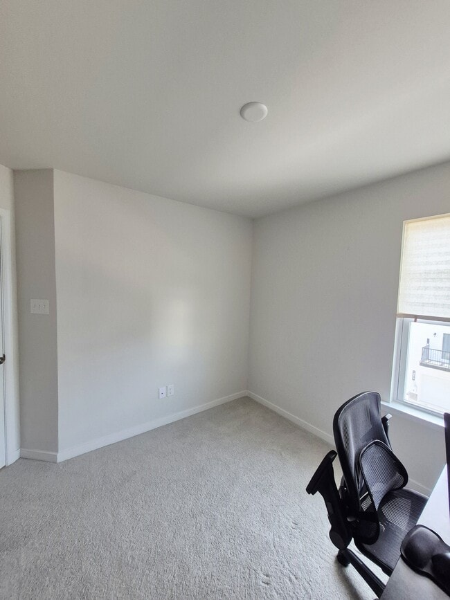 Building Photo - 4012 Pk Trl Dr