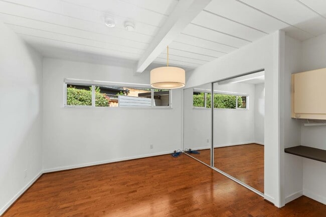 Building Photo - 705 Evergreen St