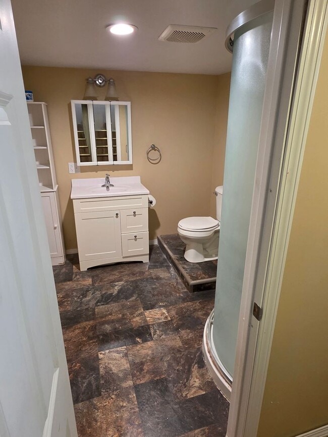 Building Photo - 4 Bedroom | 2 Bathroom | 1 car garage | Fully Fenced Yard | Great Location