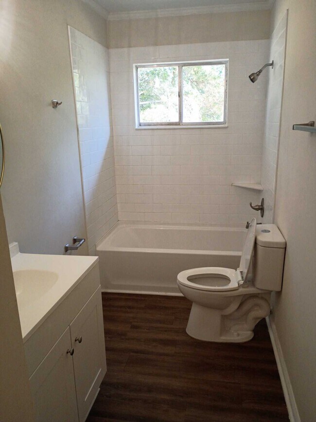 Building Photo - 3404 Covington Dr