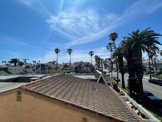 Building Photo - Spacious Custom Built Downtown Huntington Beach Home with Elevator