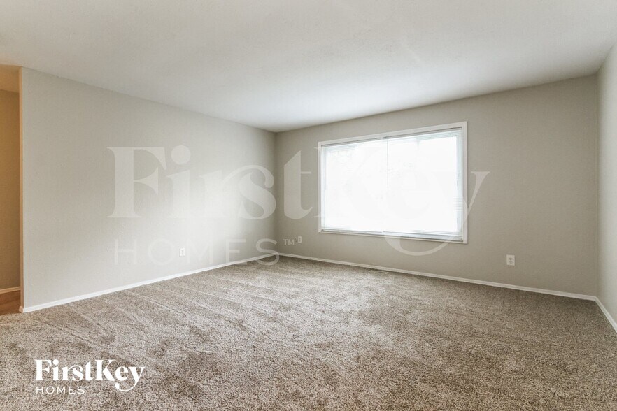 Building Photo - 9630 Pepperidge Dr