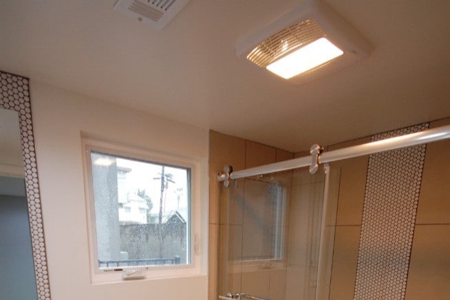 2ND BATHROOM 3RD FLOOR - 646 N Serrano Ave