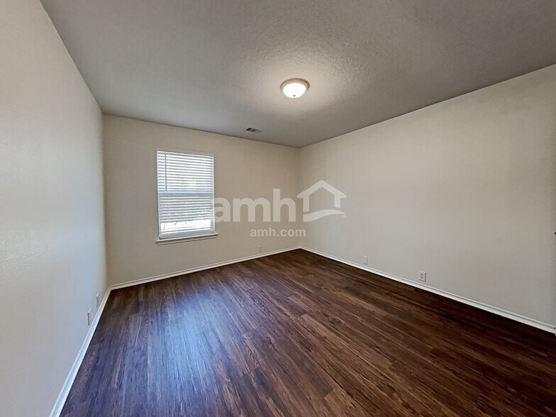 Building Photo - 2822 Woodspring Forest Dr