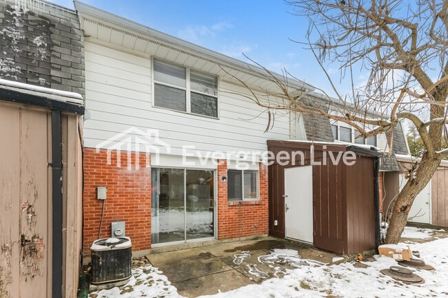 Building Photo - 7566 Mt Whitney