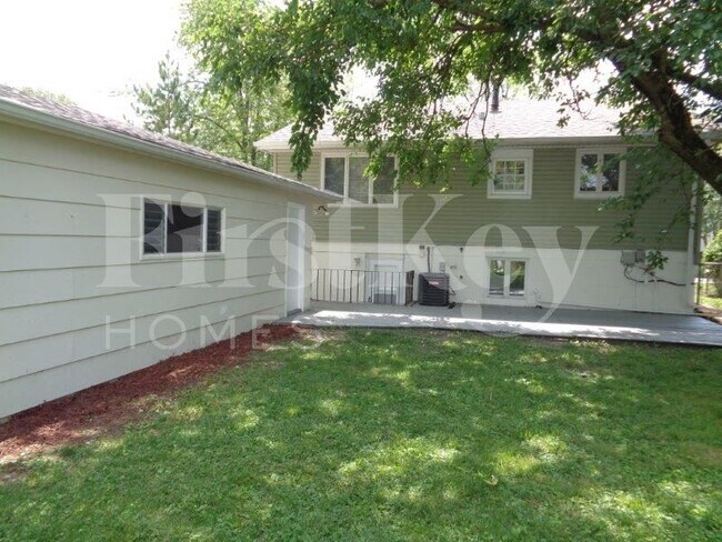 Building Photo - 451 E Mulberry Ct