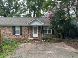 Building Photo - 3149 Oak Hammock Ln