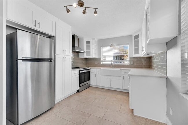 Building Photo - 124 Crystal Beach Ave