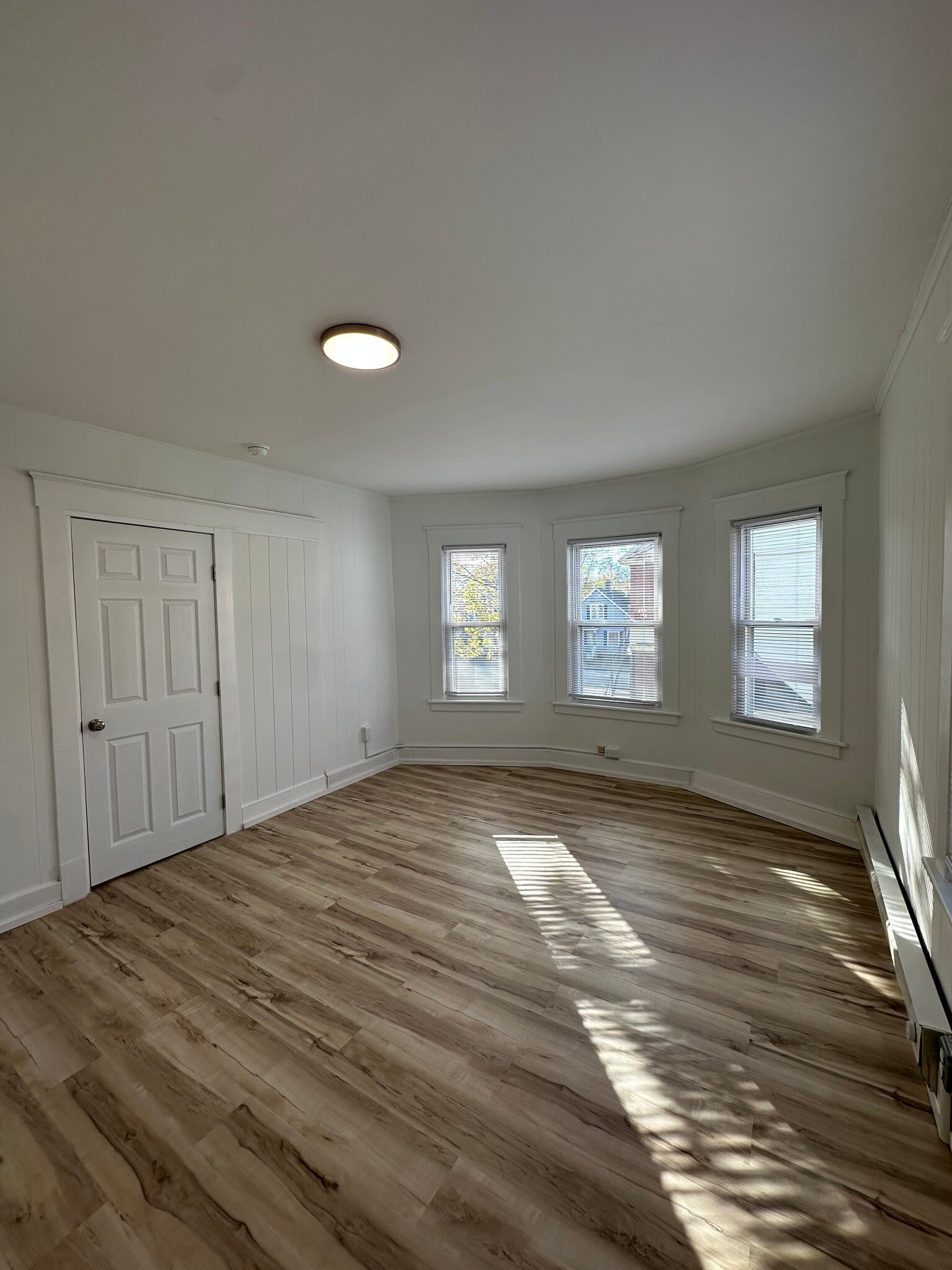 Building Photo - 12 Margerie St