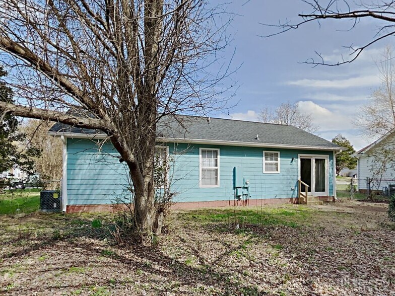 Building Photo - 6009 Brick Landing Dr