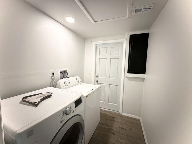 Building Photo - 4525 Nimmer Dr
