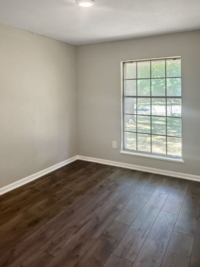 Building Photo - 1800 Fairlane--Coming Soon!