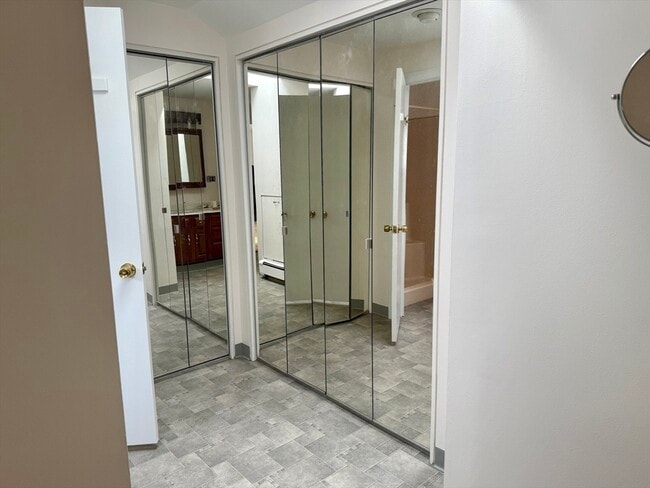 Building Photo - 12 Clewes Rd