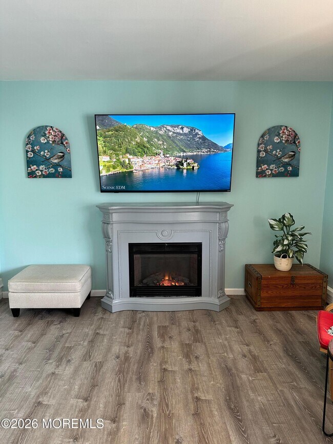 Building Photo - 3 E Central Ave