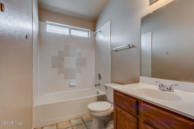 Building Photo - 628 Paseo Hermoso Dr