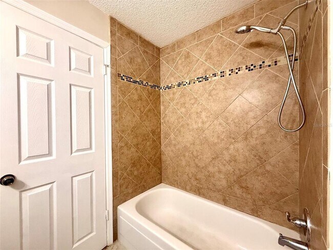 Building Photo - 534 Orange Dr