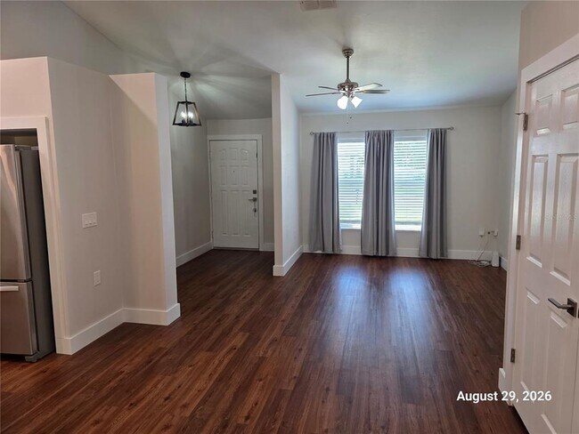 Building Photo - 834 Amidon St