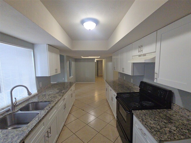 Building Photo - 3906 Postwood Dr