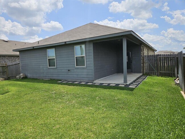 Building Photo - 5426 Clover Blossom Ln