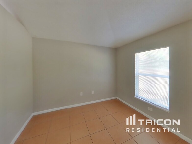 Building Photo - 11357 Pickford St