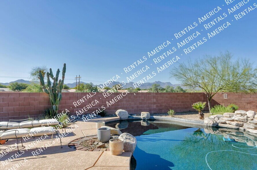 Building Photo - 2076 Silver Grass Pl