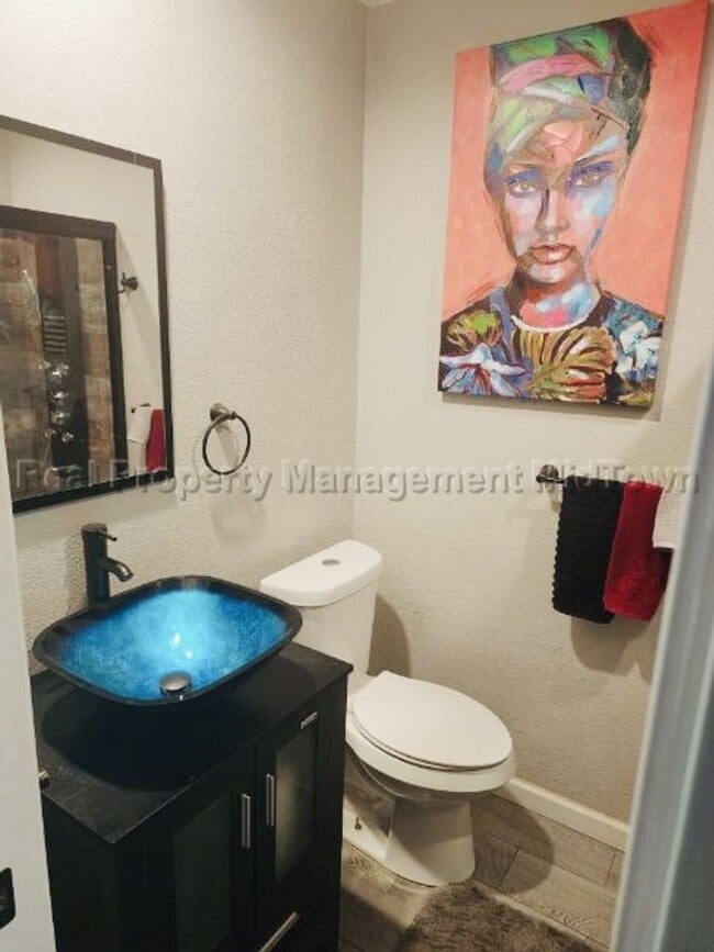Building Photo - Charming Home in Established Community in ...