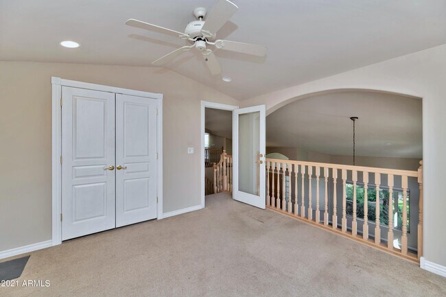 Building Photo - 1101 E Brook Hollow Dr