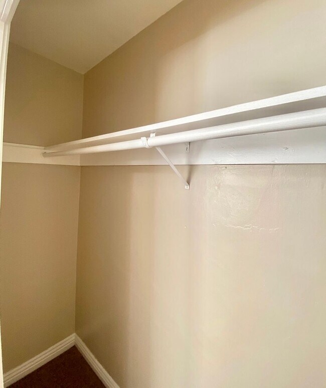 Building Photo - Nice 2 bed 1 bath House in Richmond with Garage - COMING SOON !!