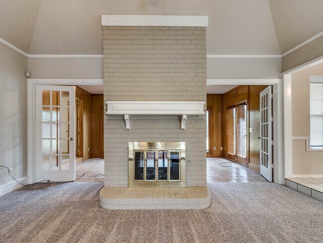 Building Photo - Large Corner Lot - 4 Bed/2.5 Bath + Study - 1 mile from PC North High School