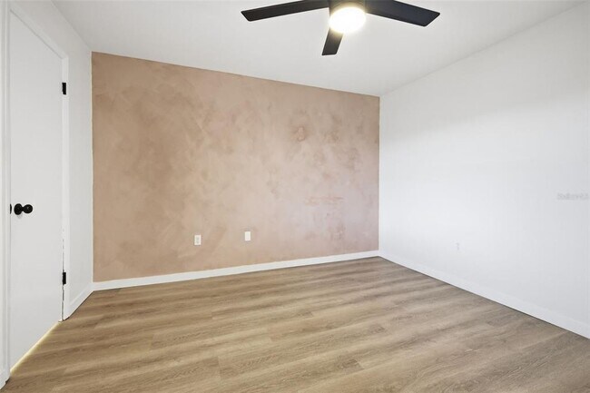 Building Photo - 3038 Parkway Blvd