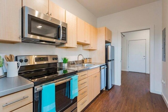 Kitchen + Stainless Counters - The Eastland